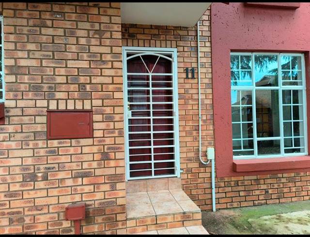 3 BEDROOM PROPERTY TO RENT IN DIE HOEWES